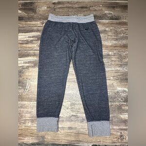 Nike Women’s Wool Blend Knit Jogger Pants Gray Cuffed Size Med GUC